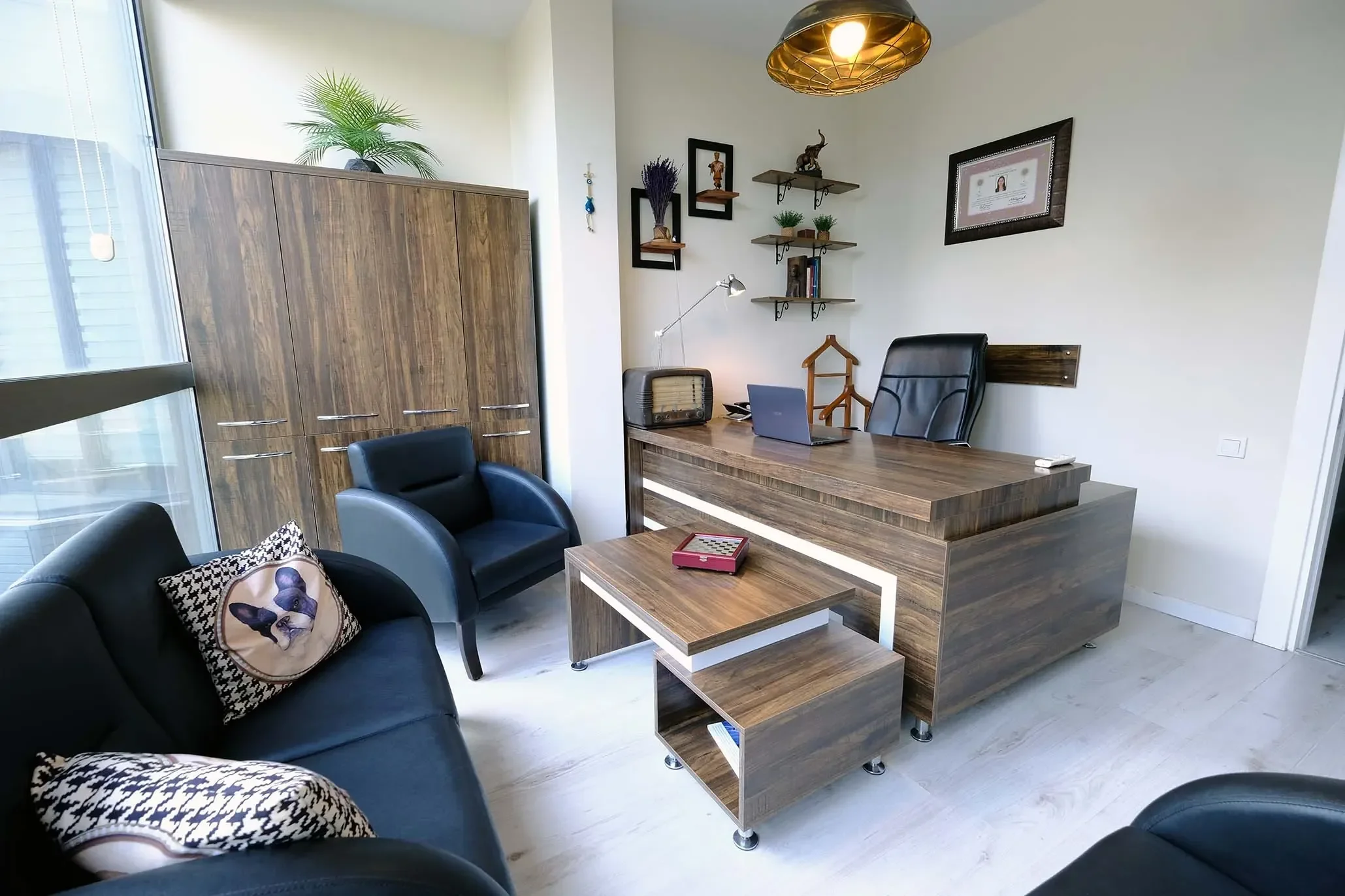 İZMİR BAYRAKLI’DA  SATILIK FULL EŞYALI OFİS